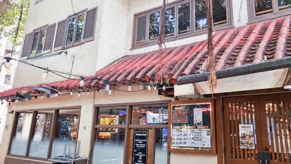 【021】賃貸物件 :  ~ワイキキのど真ん中で圧倒的な集客力を誇るレア物件~Hilton Hawaiian Village Restaurant Space(ヒルトン・ハワイアン・ビレッジ内）